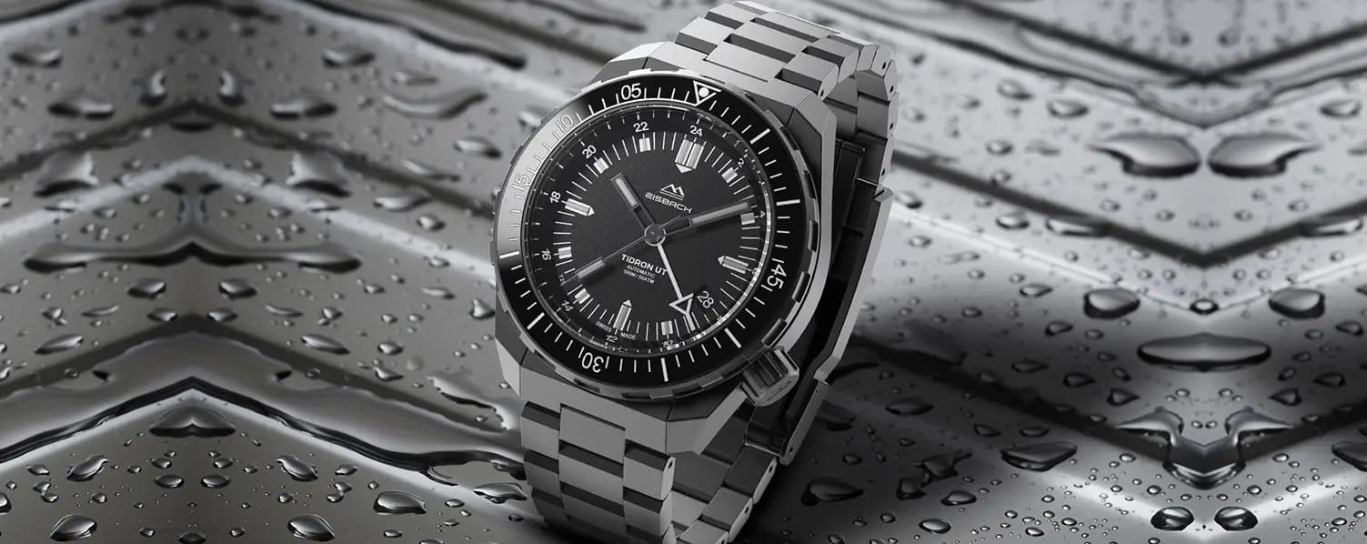 automatic Swiss GMT Watch Tidron UT 360GM-T, carbon case, black dial, white GMT Hand, trigalight Markers, crown on 4 o'clock, steel bracelet, Date
